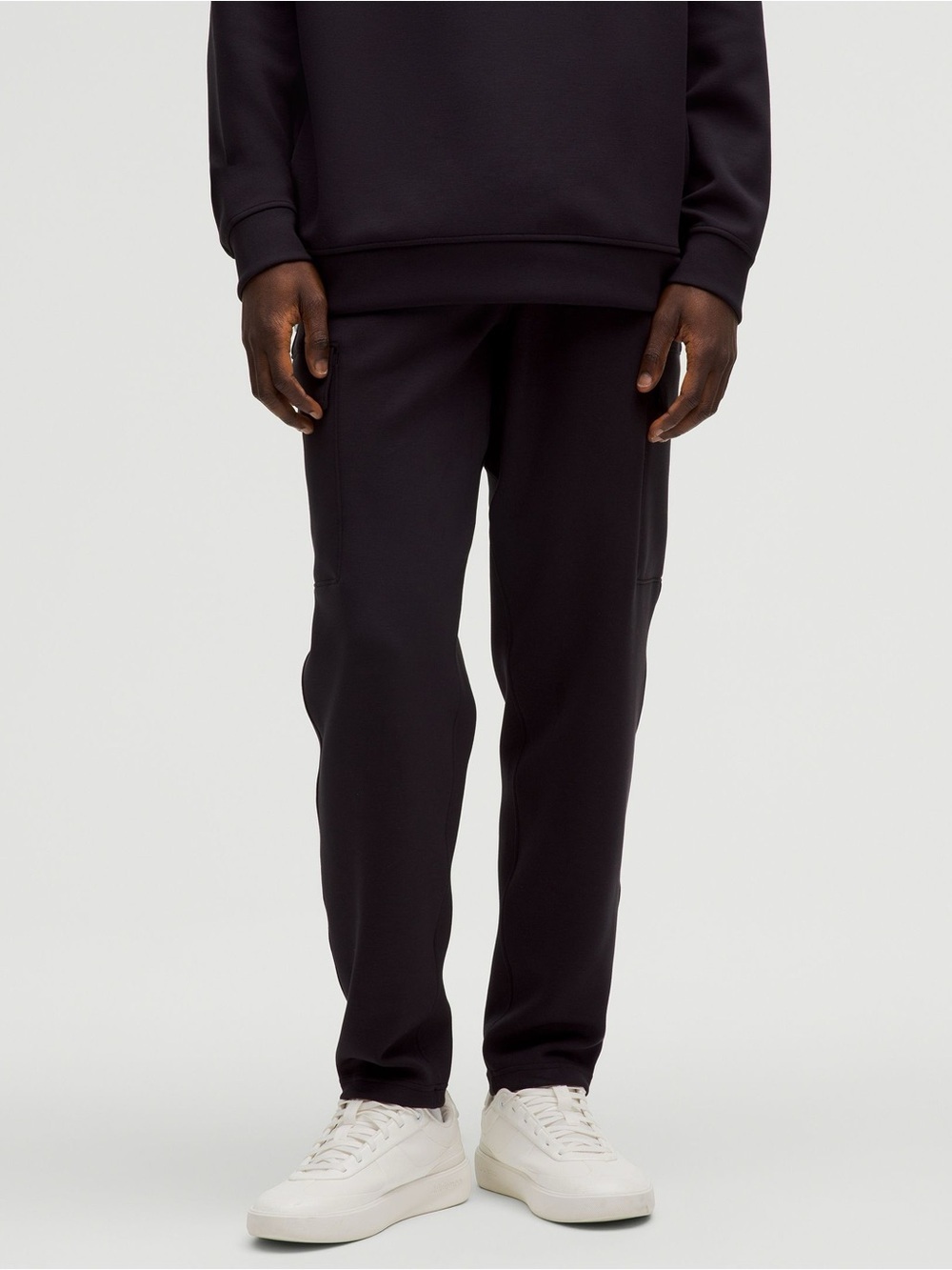 Lululemon men’s Smooth Spacer Classic-Fit Cargo sweatpants , sz : large